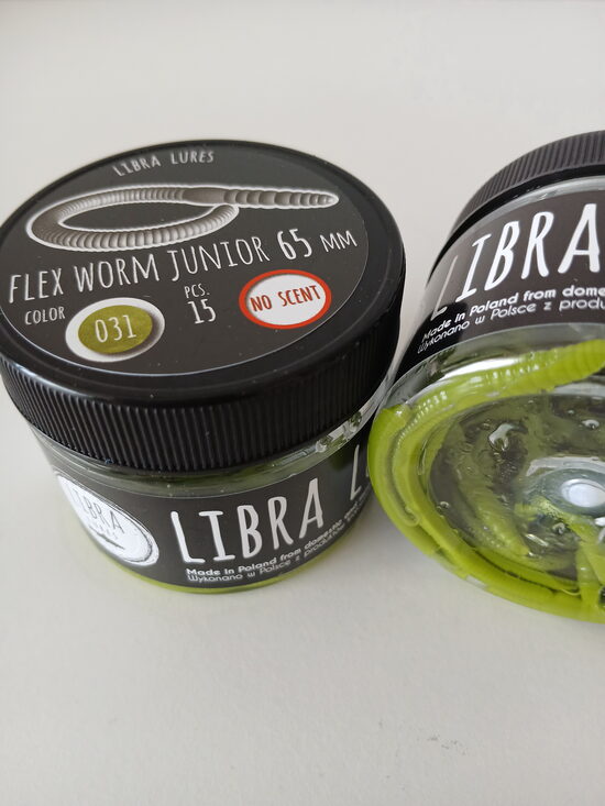 Flex Worm Junior 65mm, 031-Olive, 0,48gr, no scent, 15pcs/pack