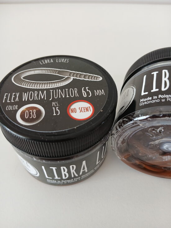 Flex Worm Junior 65mm, 038-Brown, 0,48gr, no scent, 15pcs/pack